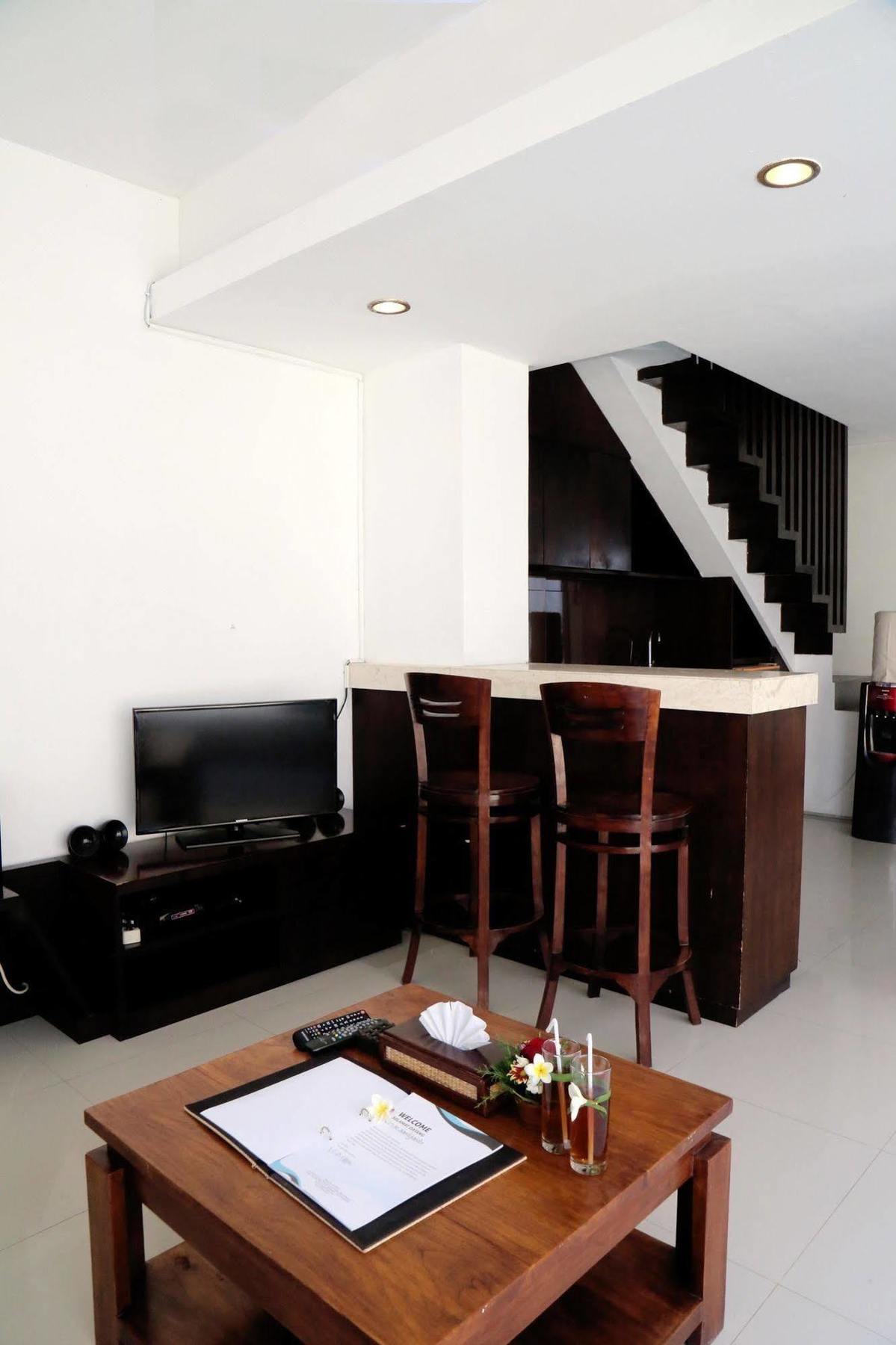 Grace And Milena Guesthouse Кута Экстерьер фото