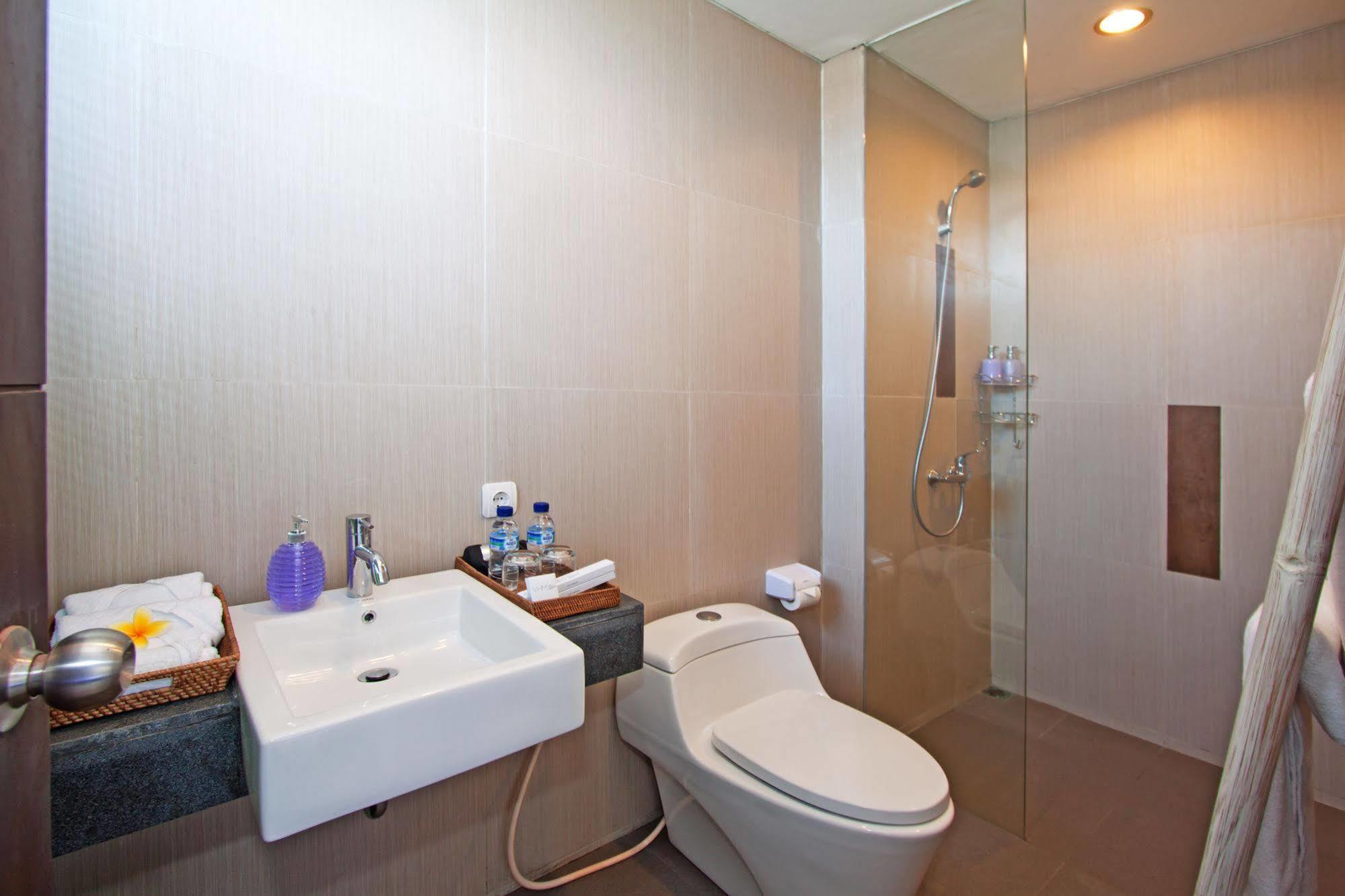 Grace And Milena Guesthouse Кута Экстерьер фото